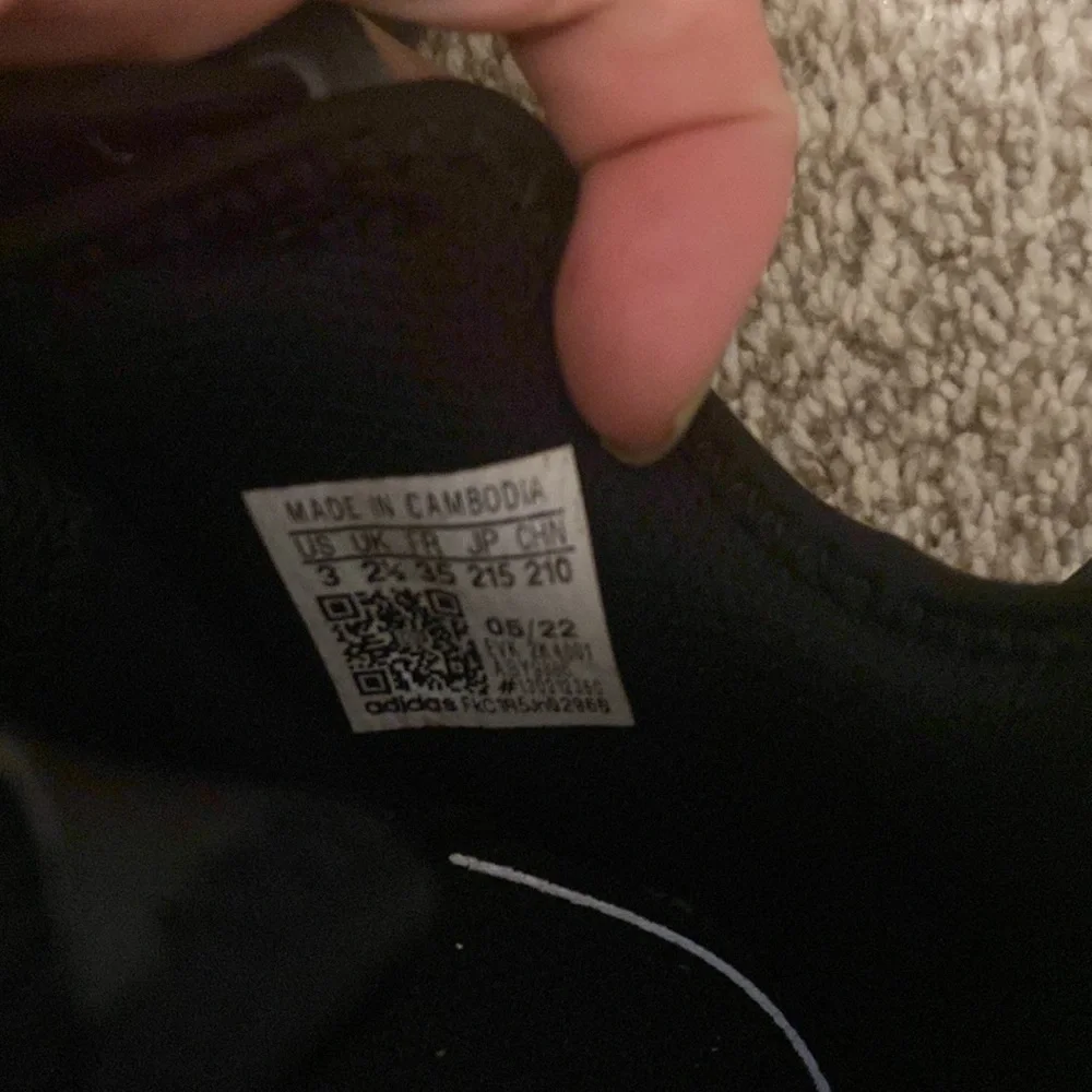 Kids adidas sneakers 3Y - Picture 7 of 7